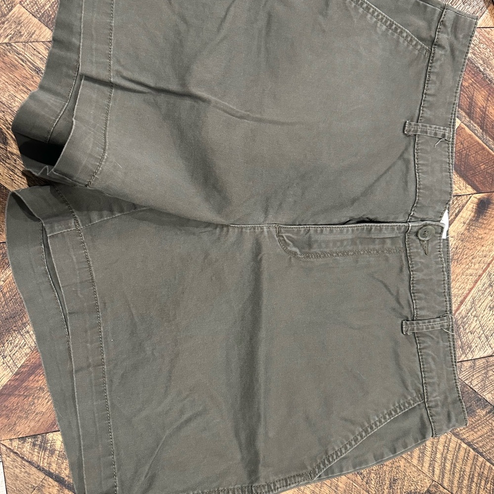 a new day Green Bermuda Shorts Casual Style